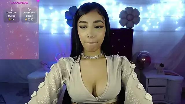 HANNALOUSEGIRL on StripChat