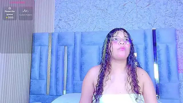 innocenthazel on StripChat 