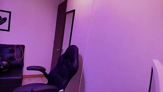 Iris_Evanss on StripChat 