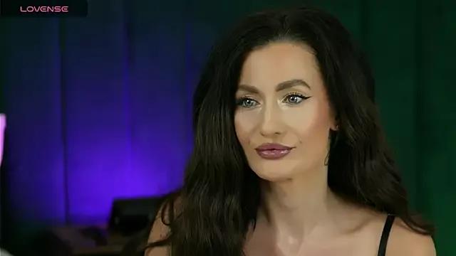 IrisNightshade on StripChat