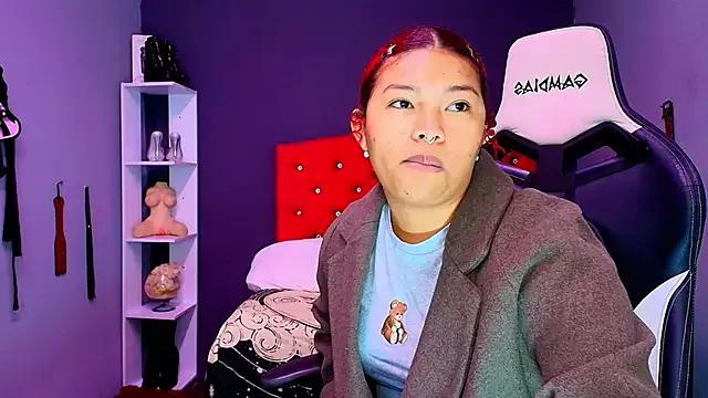 JadaRoberts on StripChat 