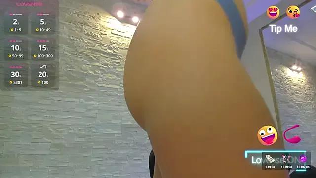 Jelly_Bee on StripChat