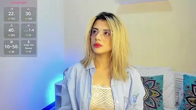 Katty__Rousse on StripChat 