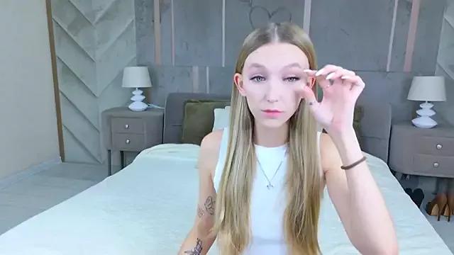 KellyBradford on StripChat 