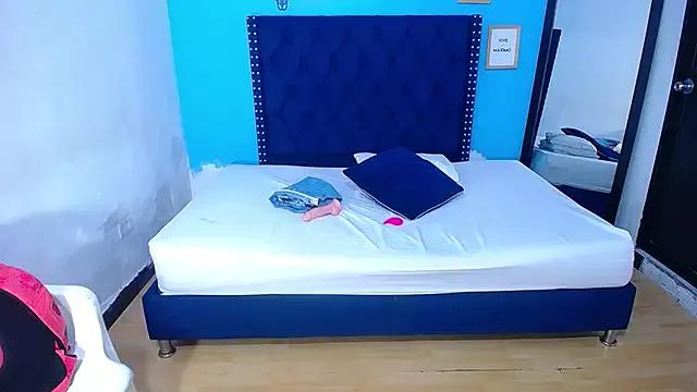 kinky_redhead18 on StripChat 