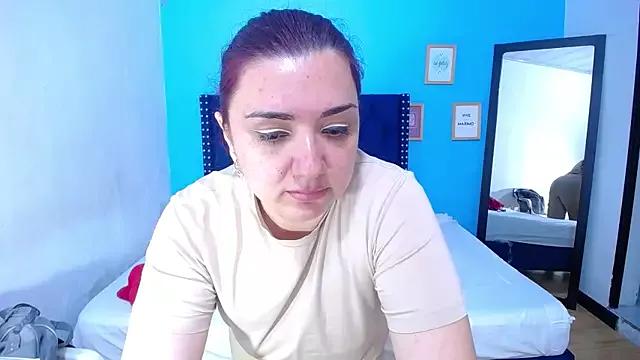 kinky_redhead18 on StripChat 