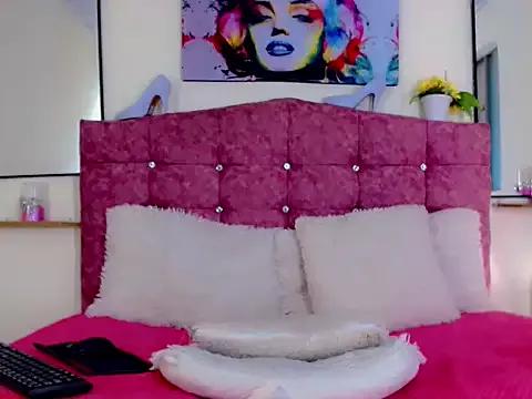 Lesly_Zafiro- on StripChat 