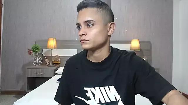 Liiamthompson on StripChat 
