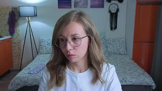 Lill_Mary on StripChat 