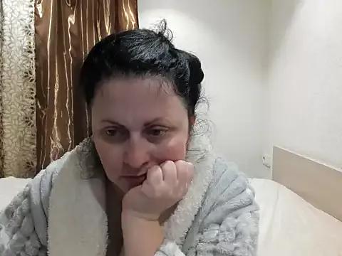Lillian2 on StripChat 