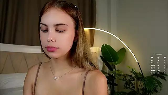 LillianLester on StripChat 