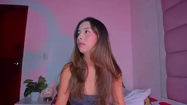 little-Emma on StripChat 