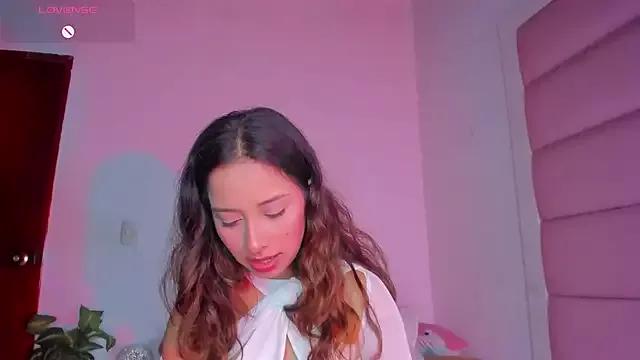 little-Emma on StripChat 