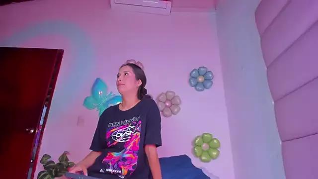 little-Emma on StripChat 