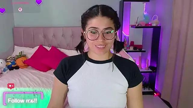LoaLuxury on StripChat 