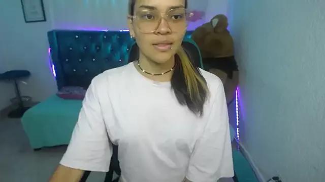 Lola_bikers_m on StripChat