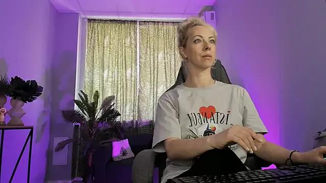 LylithSkye on StripChat 
