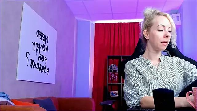 LylithSkye on StripChat 