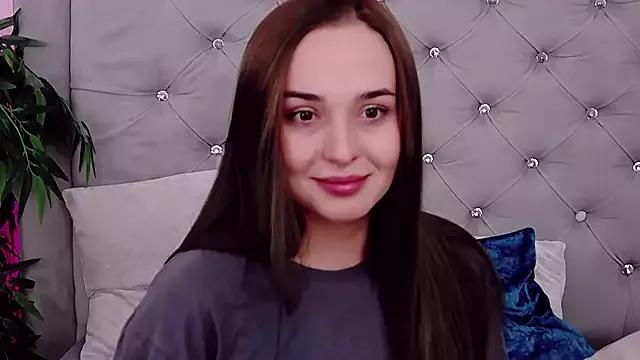 MeIisaLove on StripChat 