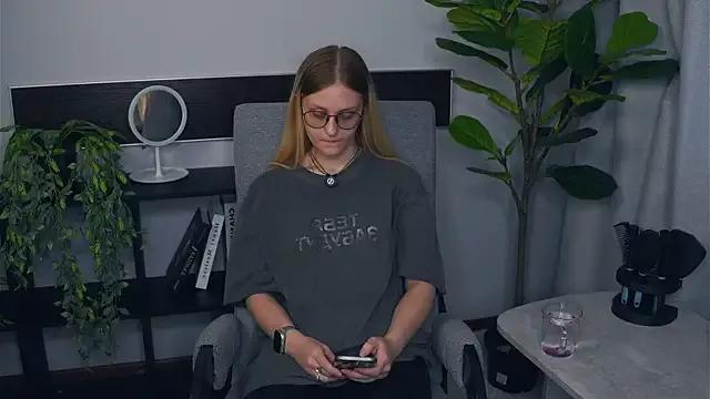 MillieRicketts on StripChat