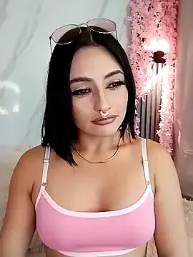 Nanda_Vixen on StripChat 