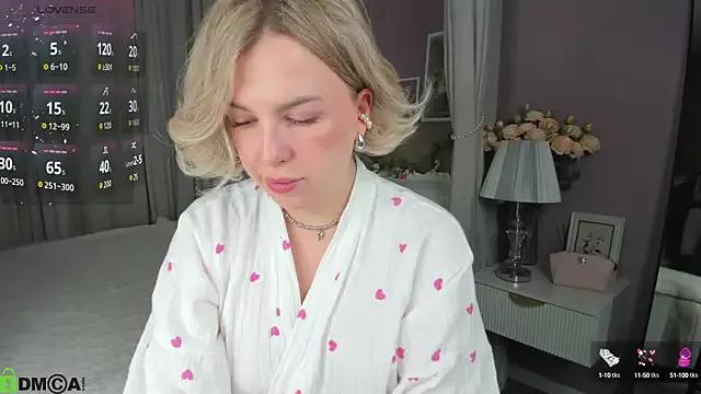 Nikki_Kai on StripChat 