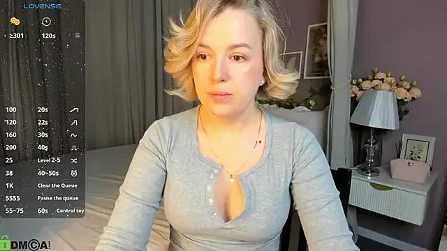 Nikki_Kai on StripChat 