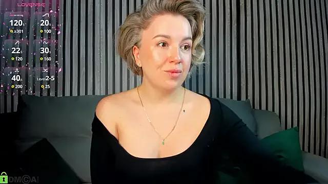 Nikki_Kai on StripChat 