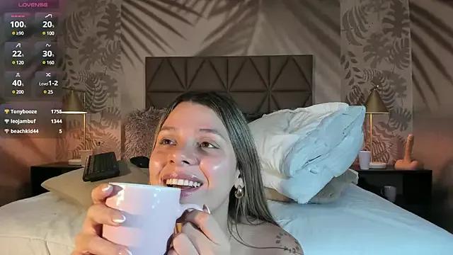 Ninakravis on StripChat 
