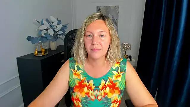 NinaStarle on StripChat 