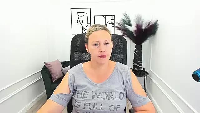 NinaStarle on StripChat 