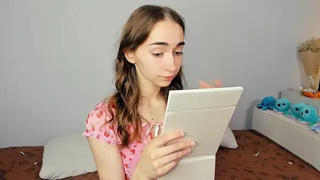 PollyBeev on StripChat