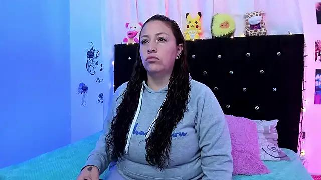 queen_marifer on StripChat 