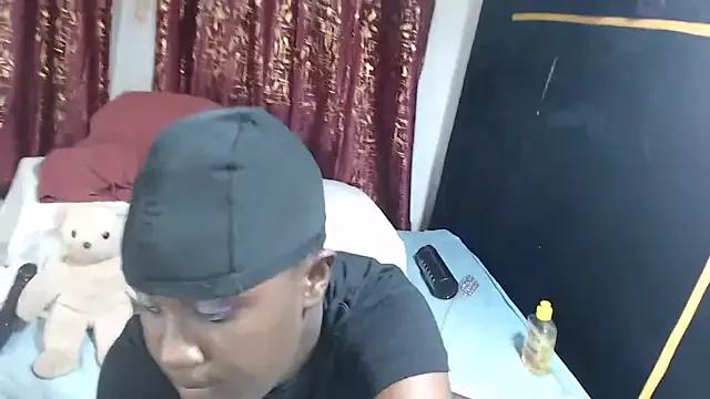 Reevai77 on StripChat 
