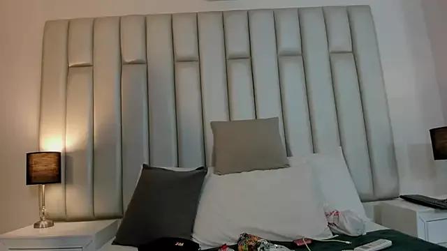 samantaramoos on StripChat 