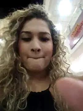 Sara_smiiith211 on StripChat 