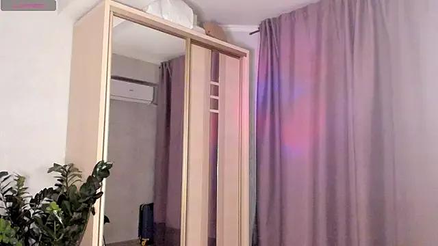 SaraShine_ on StripChat 