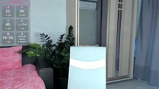 SaraShine_ on StripChat 