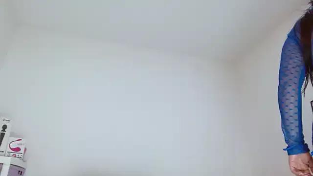 sashacreamy_ on StripChat
