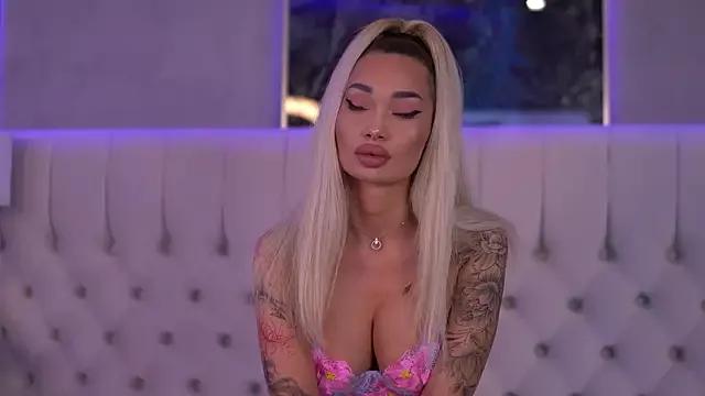 SashaFerrera on StripChat 