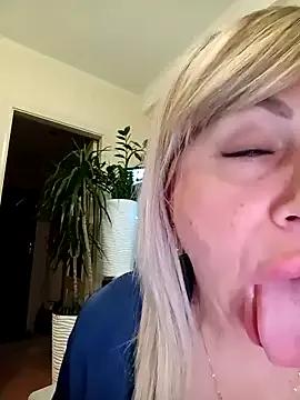 SusieNoreen on StripChat 
