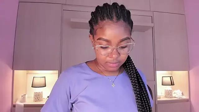 tamaraa_smiith on StripChat 