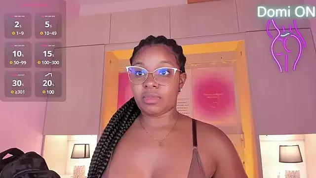 tamaraa_smiith on StripChat