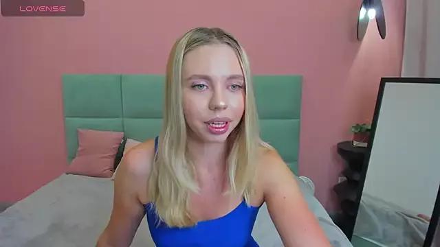 TessaAdorable on StripChat 