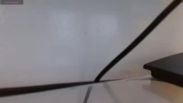 tinisweet on StripChat 