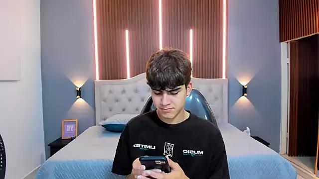 Tommy18__ on StripChat 