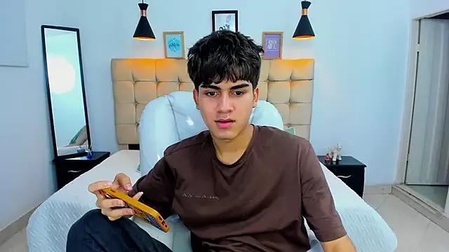 Tommy18__ on StripChat 