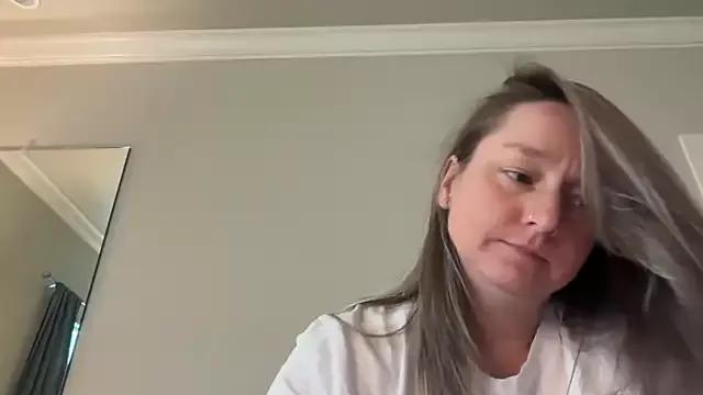 Vivian_MayXxX on StripChat 