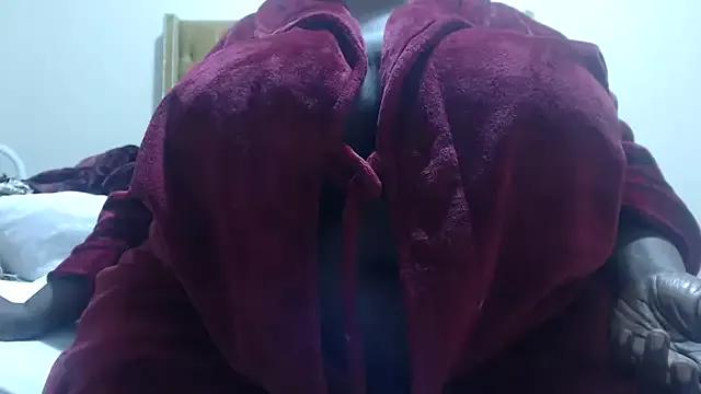 xXXSexyamazon on StripChat 