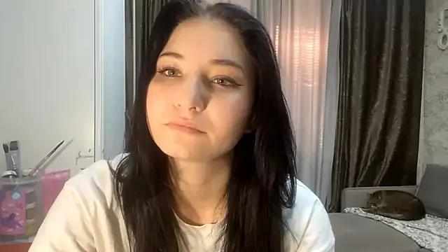 ZanaSweetPeach on StripChat